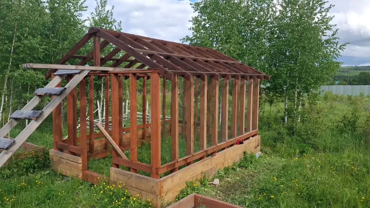 Теплица деревянная